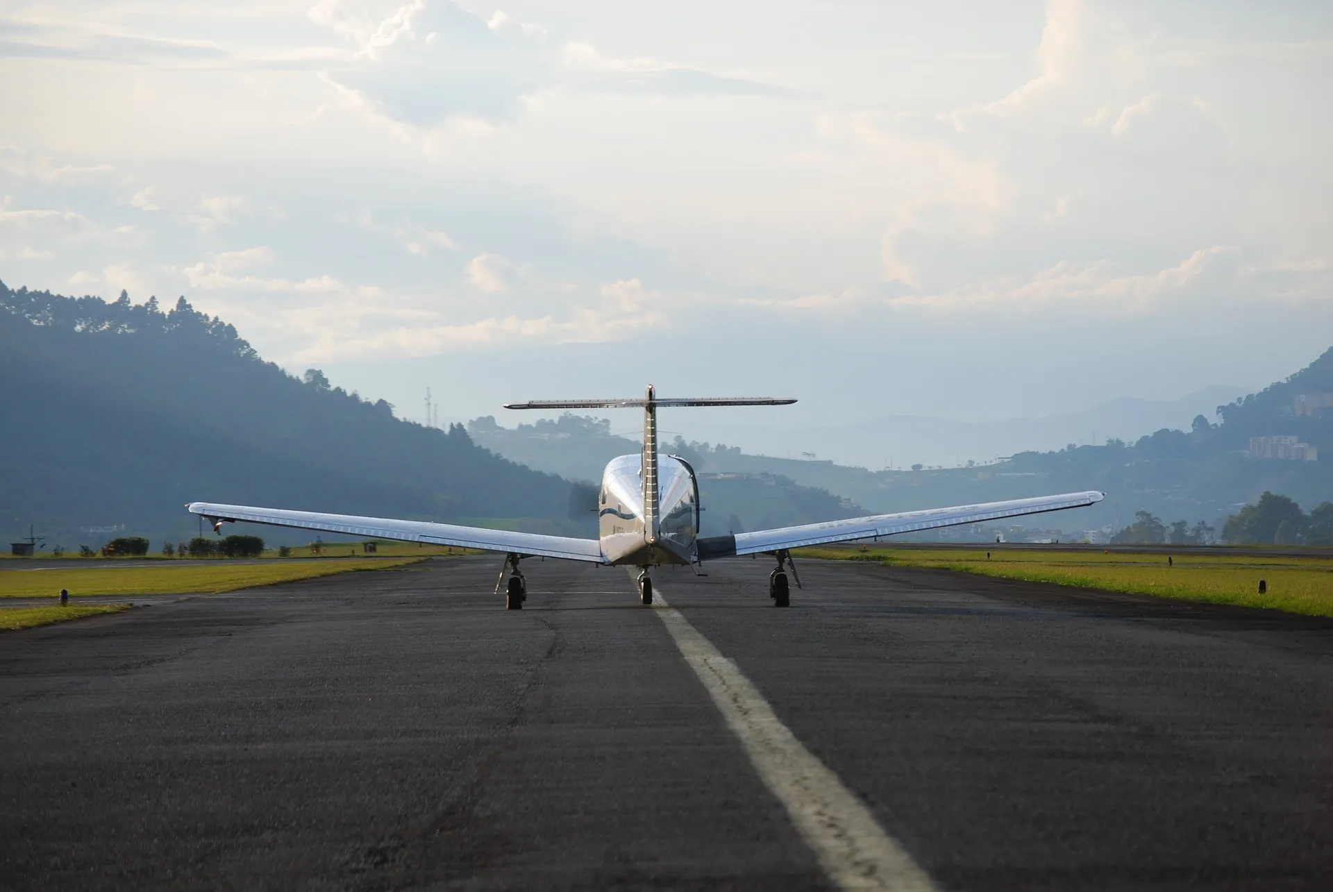 avion despegando hacia tu destino soñado