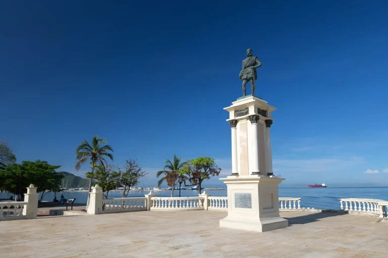 disfruta de un recorrido por los centro históricos mas populares de santa marta.