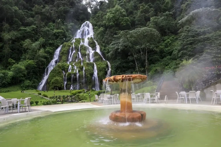 disfruta de unas de las mejores experiencias en las aguas naturales de los termales de santa rosa.