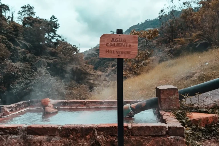 en los termales de santa rosa vas a poder disfrutar de sus aguas calientes y relajantes.